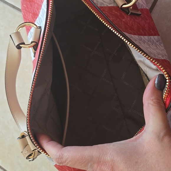 NWOT michael kors handbag - Picture 2 of 3